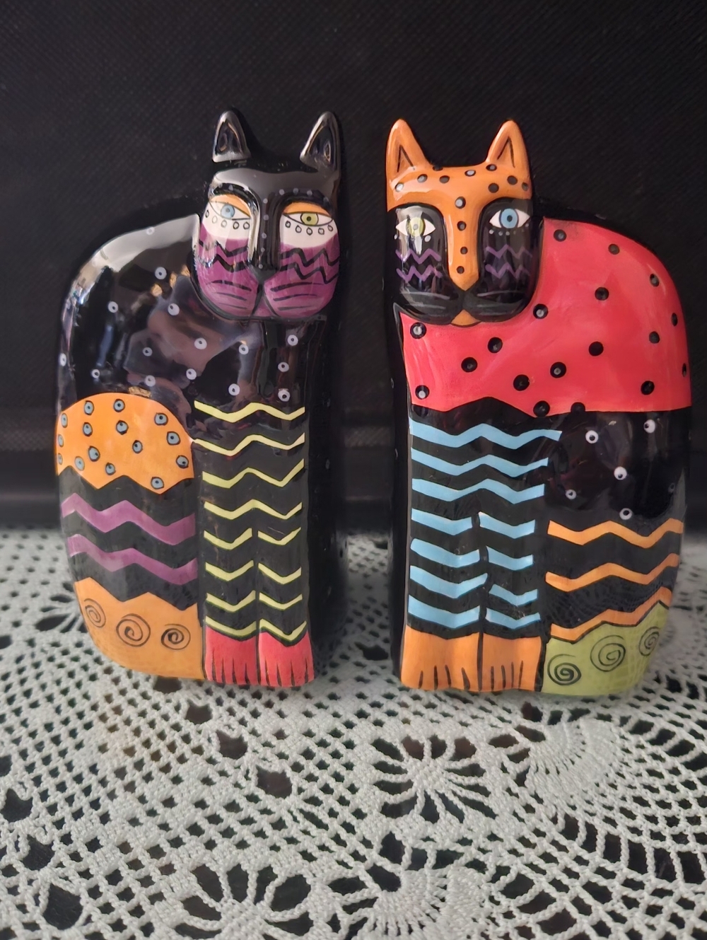 Laurel Burch "Kool Cats" salt & pepper shakers.